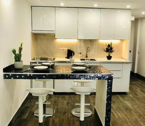 Апартаменти Tenerife Holidays Адехе