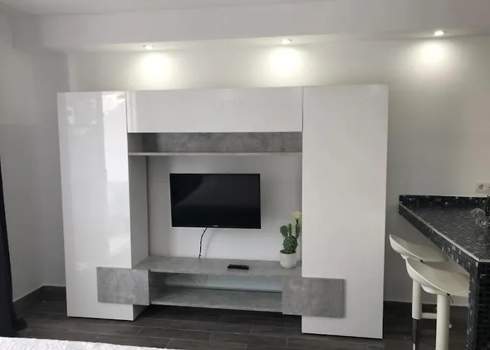 Апартаменти Tenerife Holidays *